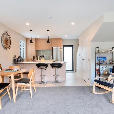 Greenwich Townhouse With Parking And Air-Con Auckland Exterior foto