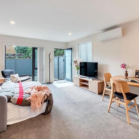 Greenwich Townhouse With Parking And Air-Con Auckland Exterior foto