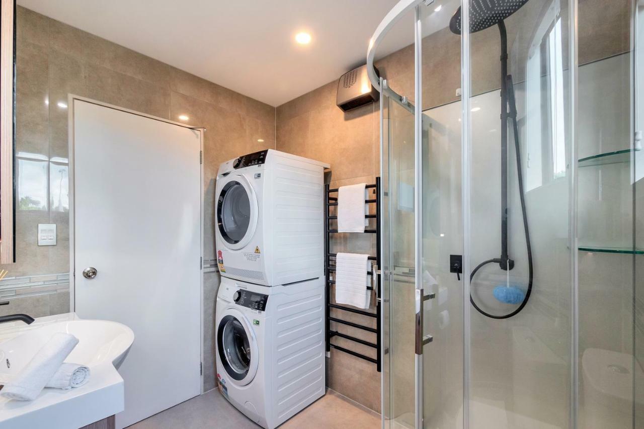 Greenwich Townhouse With Parking And Air-Con Auckland Exterior foto